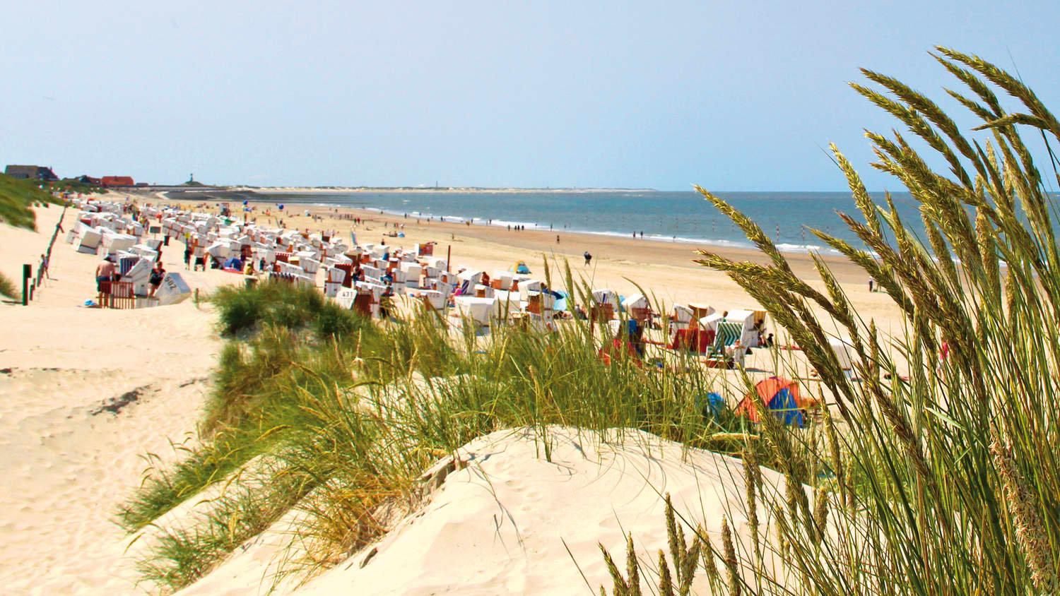 Strandkörbe am Strand von Baltrum