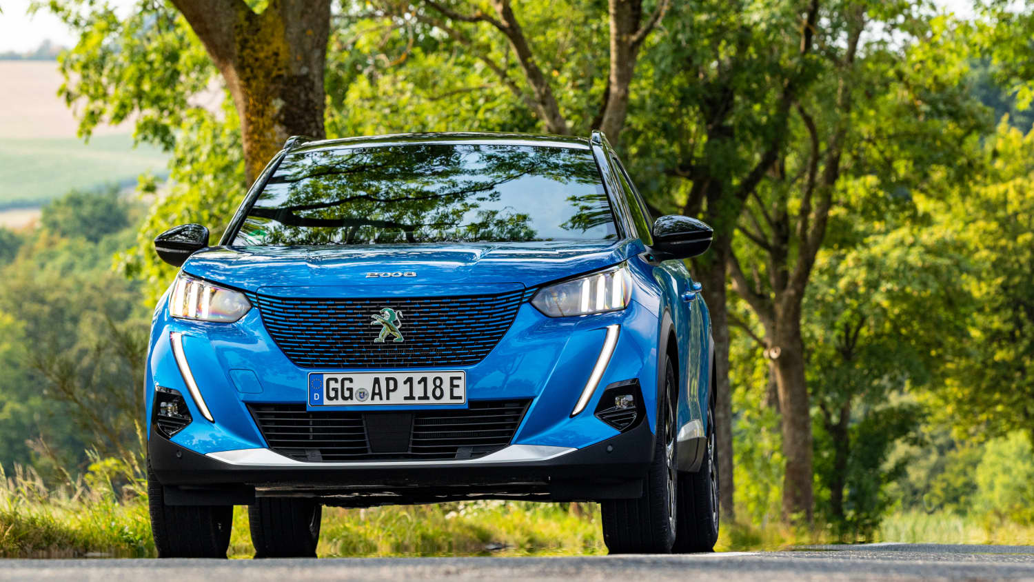 Mini-SUV Peugeot 2008: Benziner und Elektro im Test