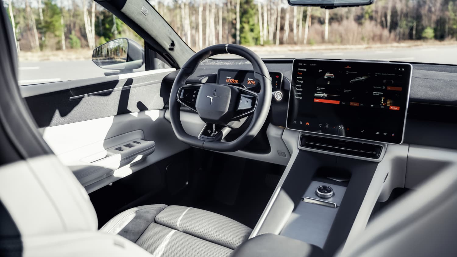 Cockpit des Polestar 4