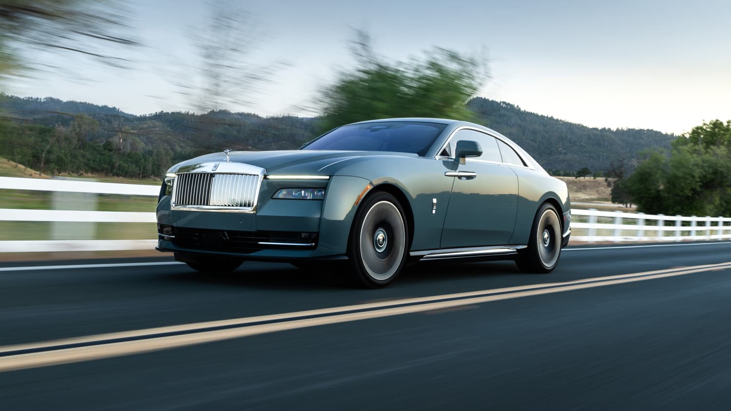 Rolls Royce Spectre Leise und teuer – der erste Rolls Royce mit ...