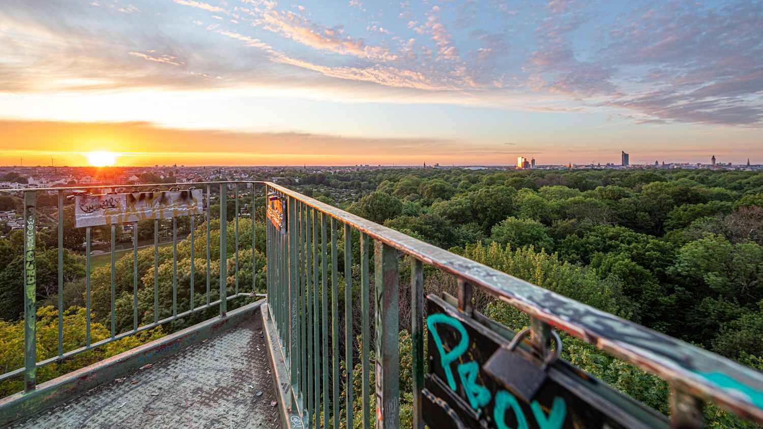 Der "Wackelturm" in Leipzig