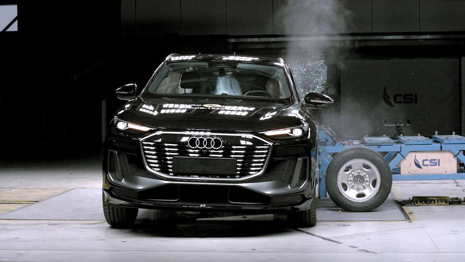 Seitencrash Auto Audi Q6 e-tron