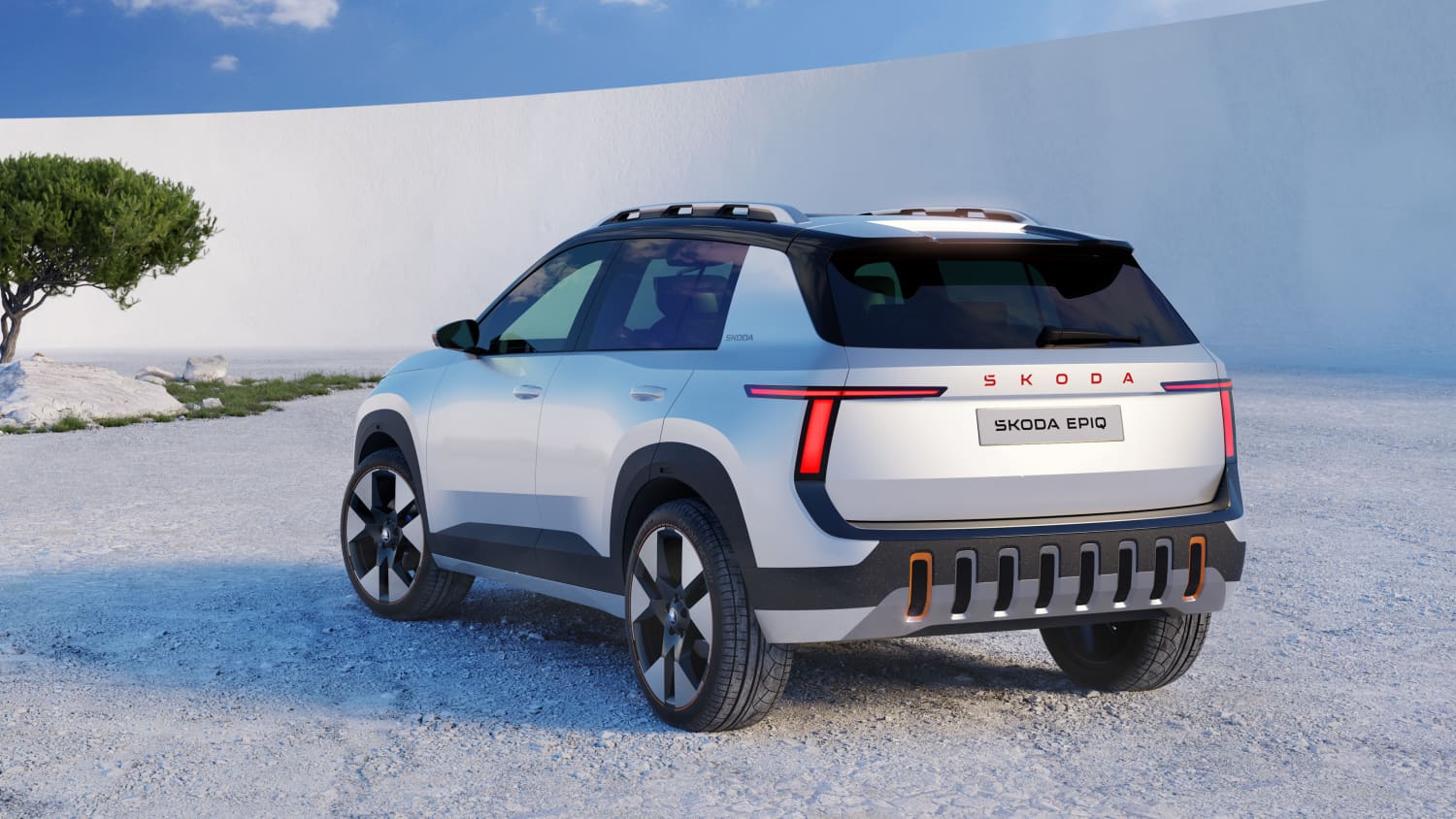 Heck und Seitenansicht eines stehenden Skoda Epiq