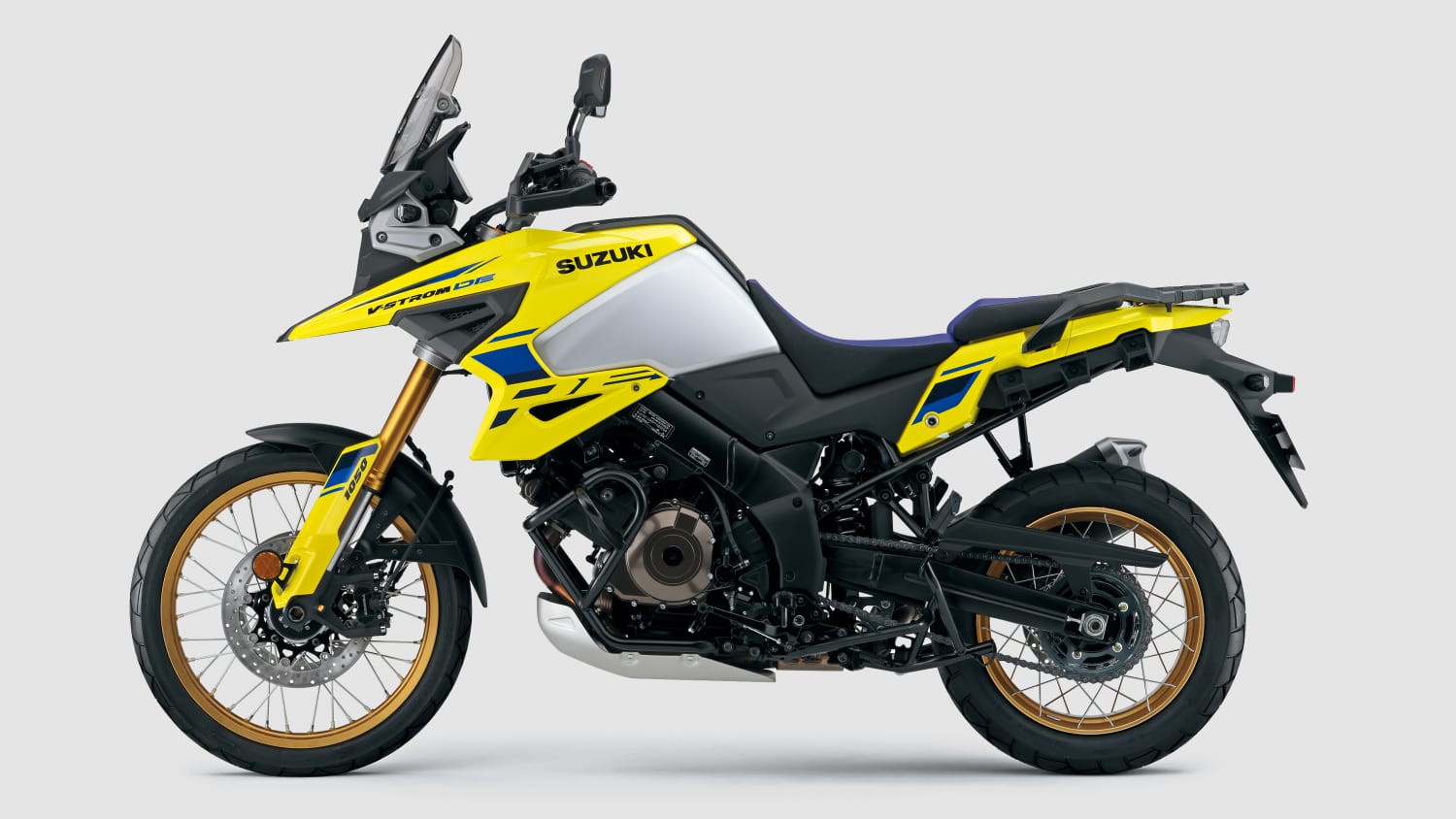 Die schwarz-gelbe Suzuki V Strom 1050 DE linke Seite, fotografiert im Studio
