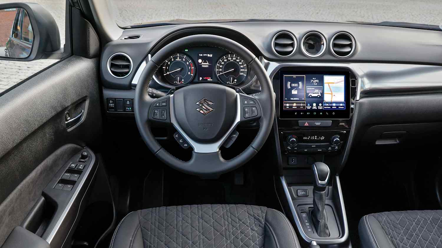Cockpit des Suzuki Vitara