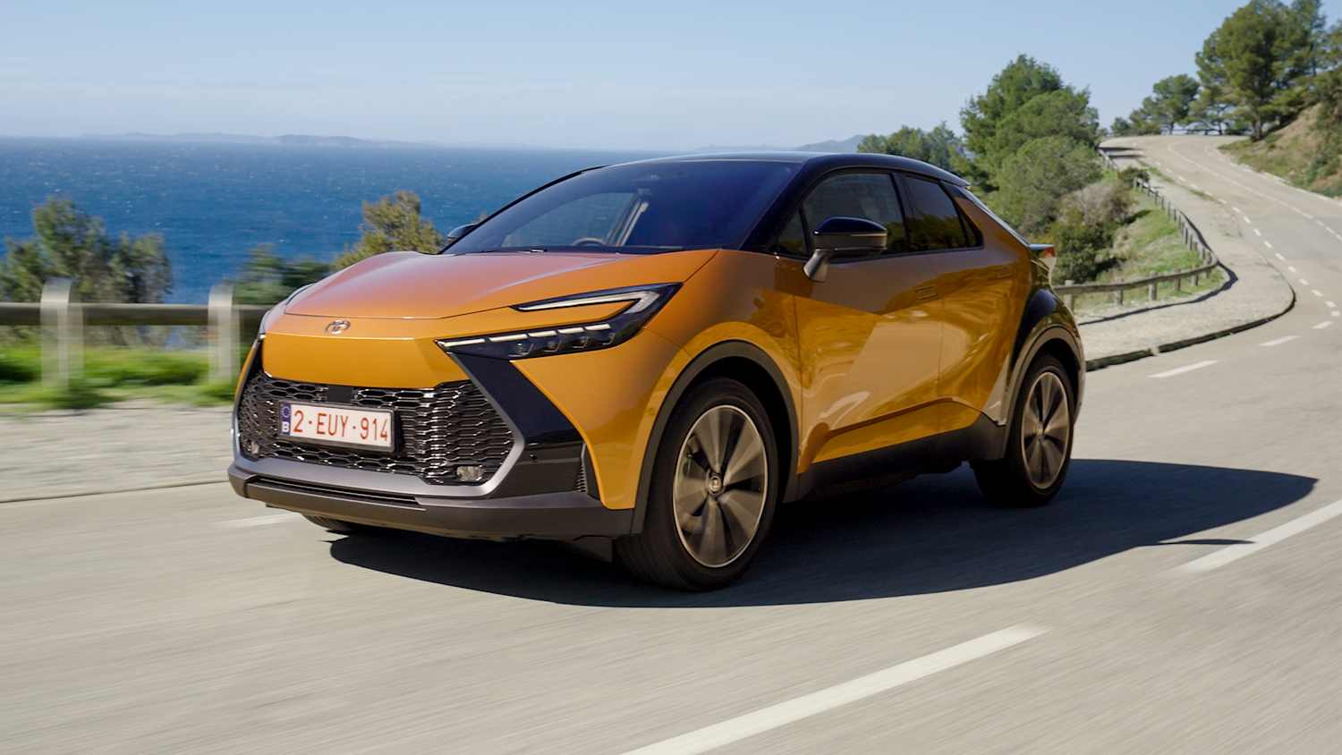 Aufnahme des fahrenden Toyota C-HR