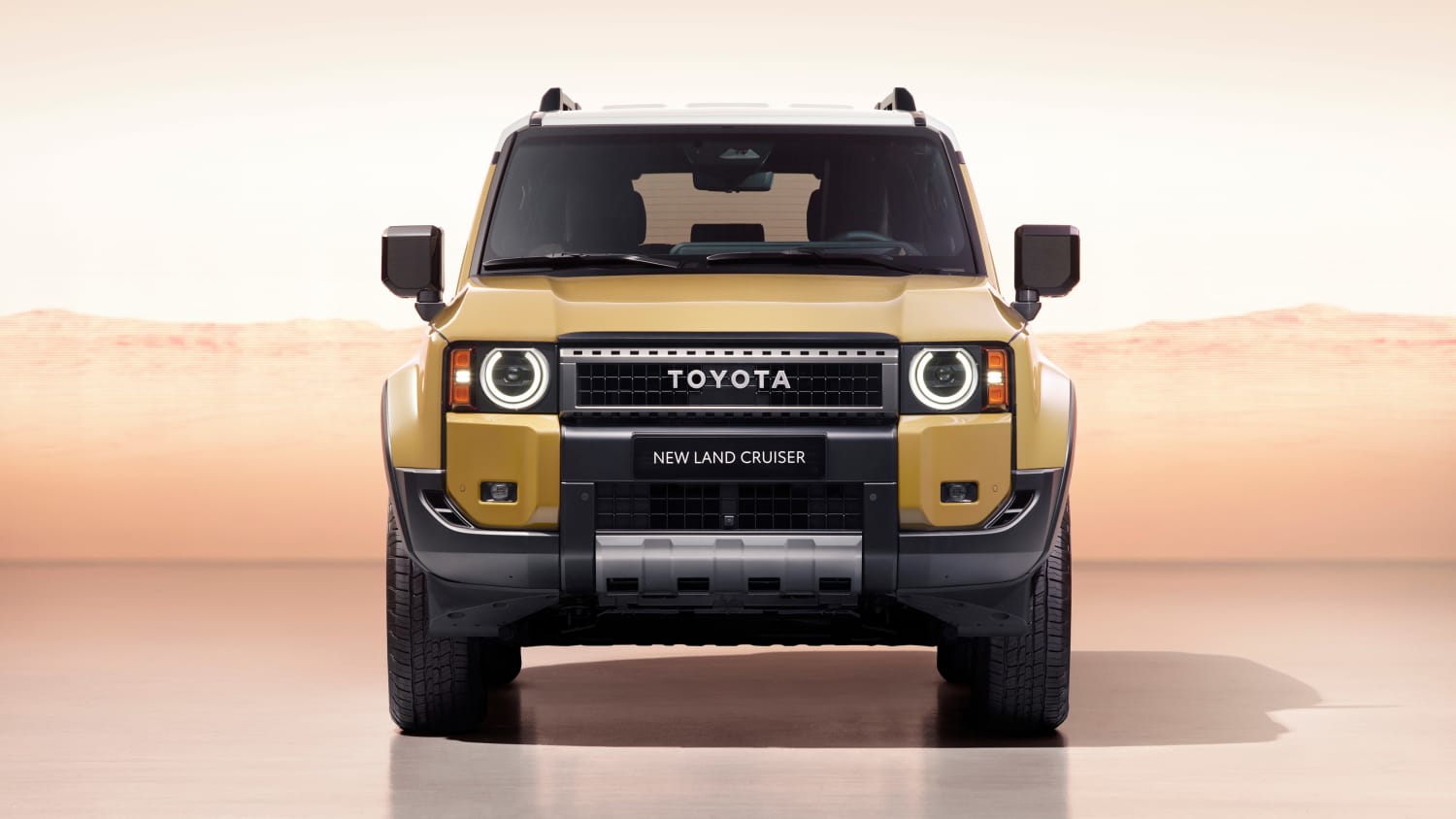 Frontansicht eines stehenden Toyota Land Cruiser