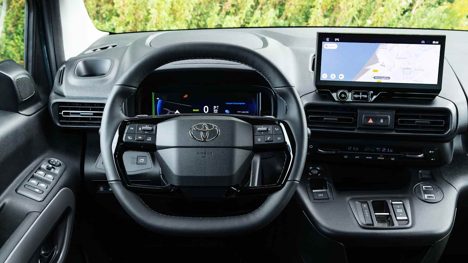 Aufnahme des Cockpits Toyota Pro Ace City Family