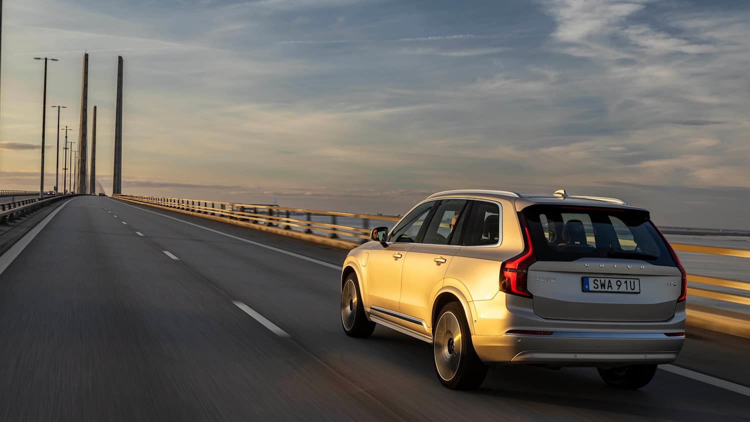 Der neue Volvo XC90 T8 dynamic in Fahrt