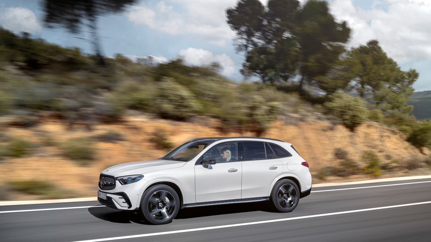 Fahraufnahme Mercedes GLC seitlich