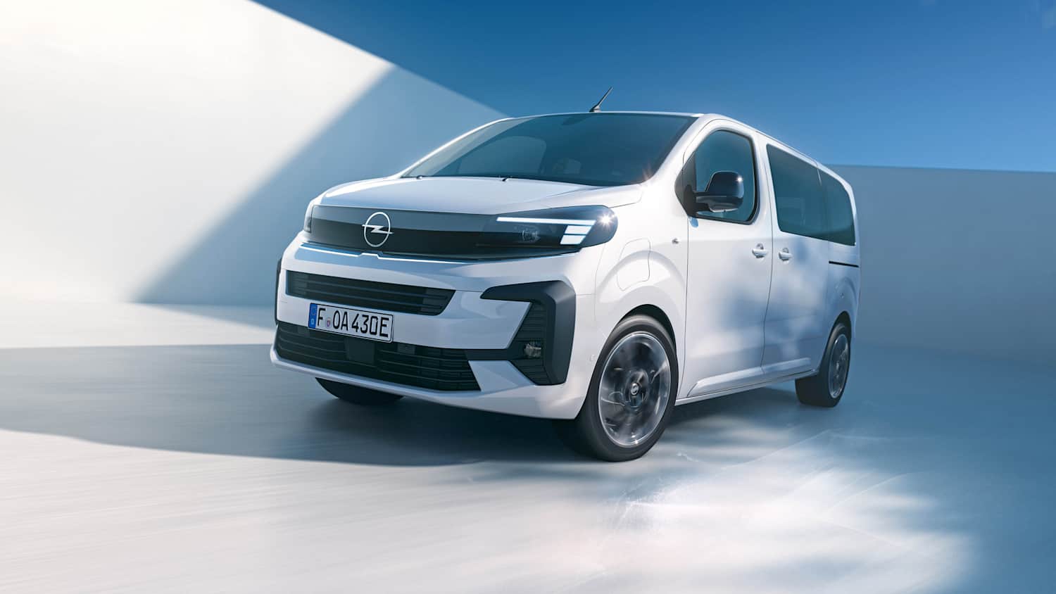 Frontansicht eines Opel Zafira Electric