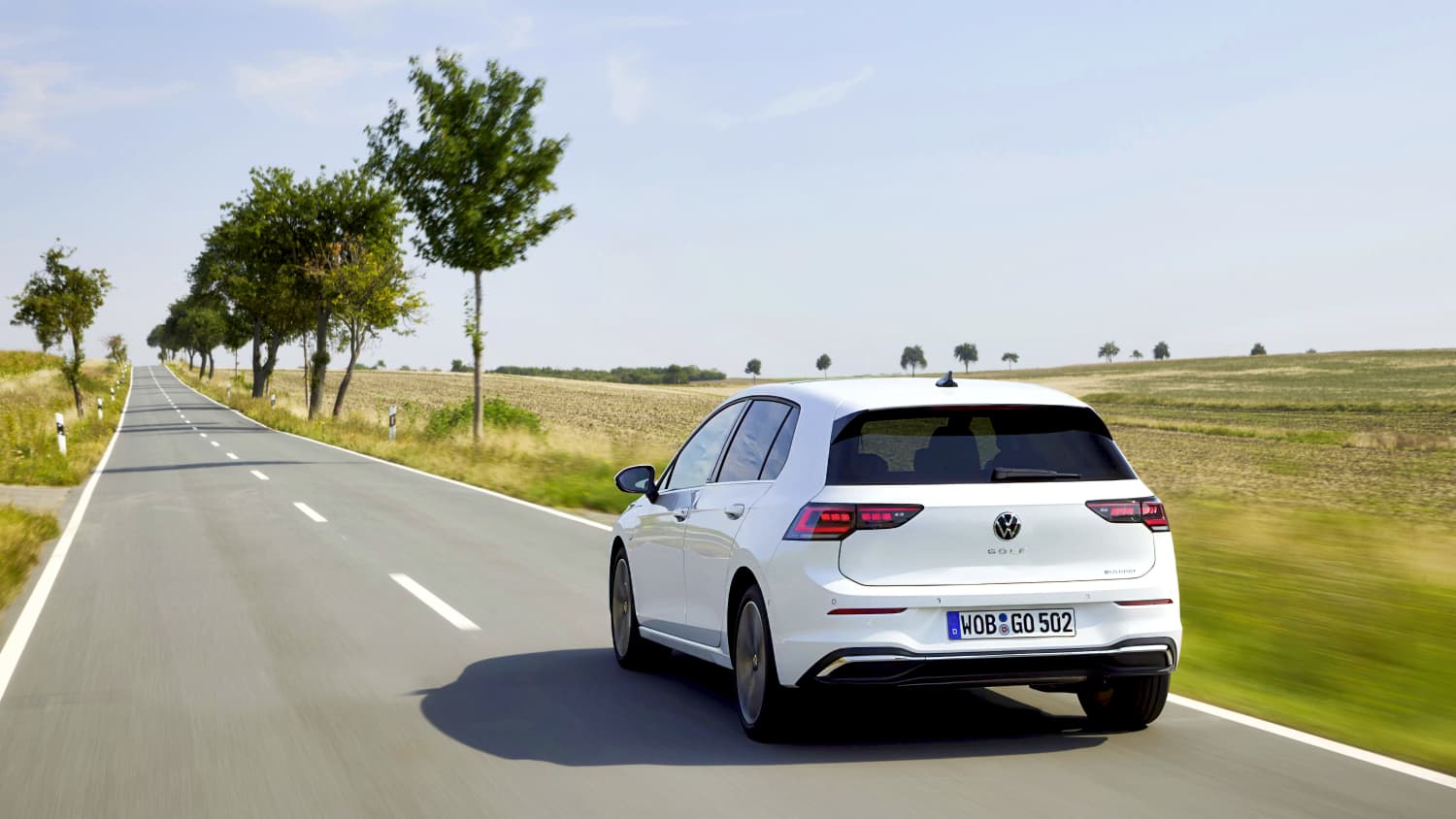 Der VW Golf 8 in Fahrt