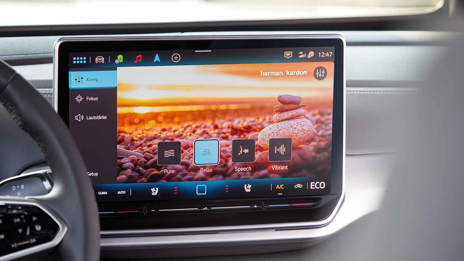 Der Infotainment Bildschirm des VW ID 4