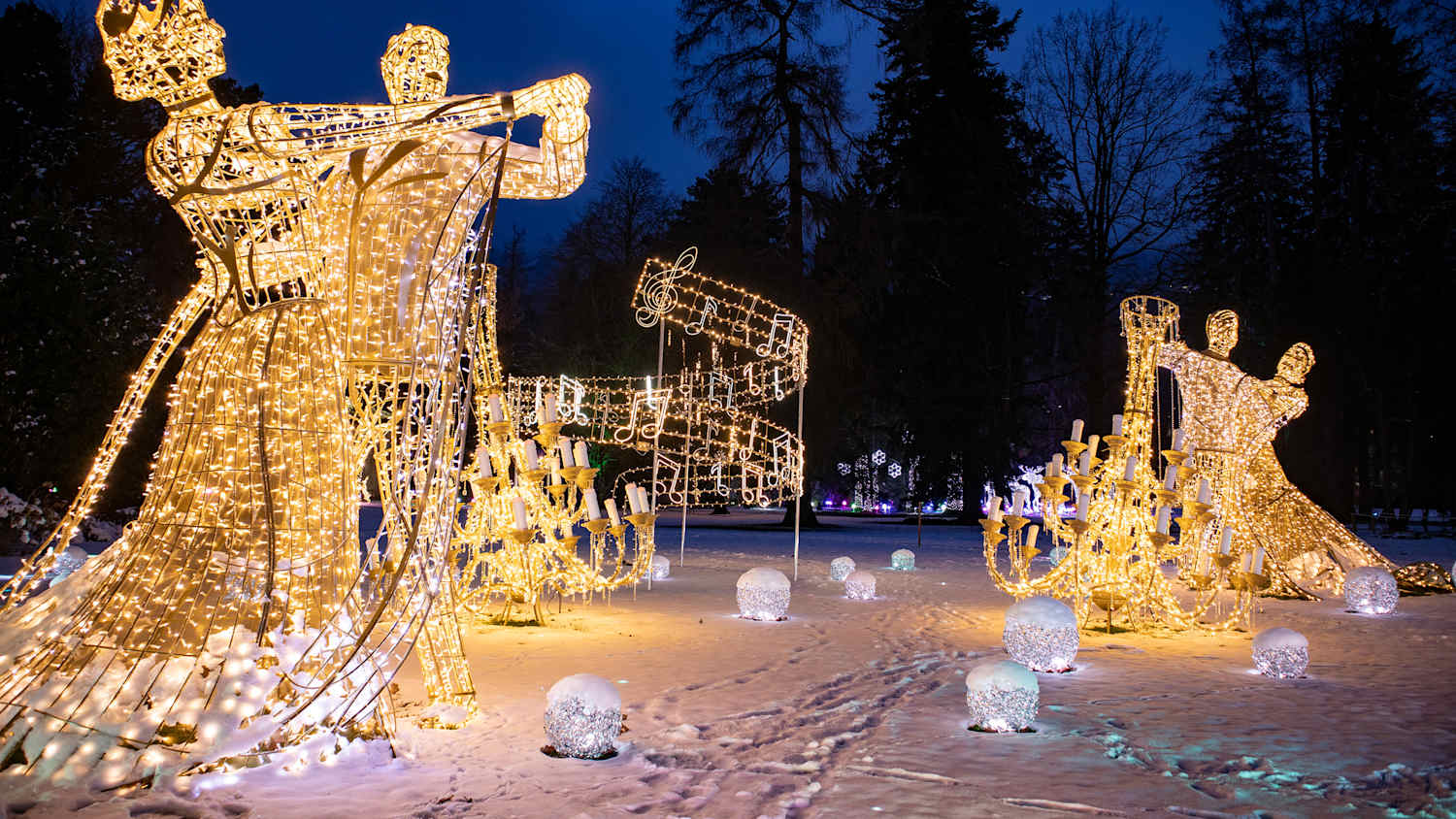 Aufnahme des Weihnachtsmarktes Winterw underland Tüßlingen