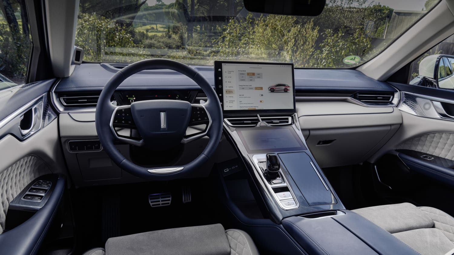 Cockpit des Wey Coffee 01