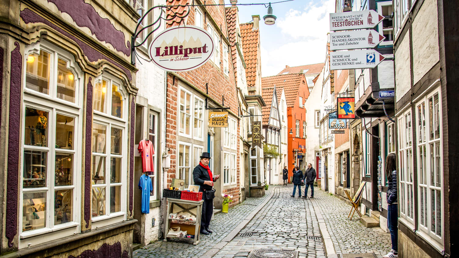 Kleine Strasse mit hübschen alten Häusern