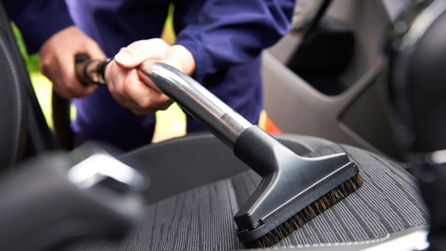 Polsterpflege im Fahrzeug - so pflegst Du die Sitzpolster in Deinem Auto