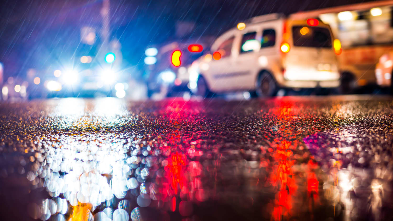 LED-Scheinwerfer: Werden Autofahrer durch sie stärker geblendet?
