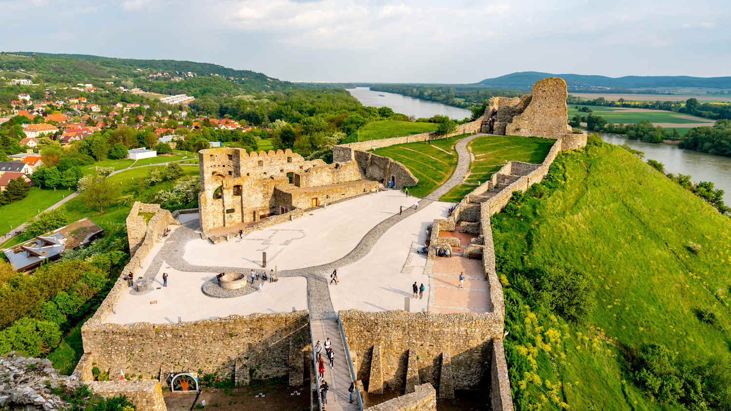 Blick auf die Burg Devin in Bratislava