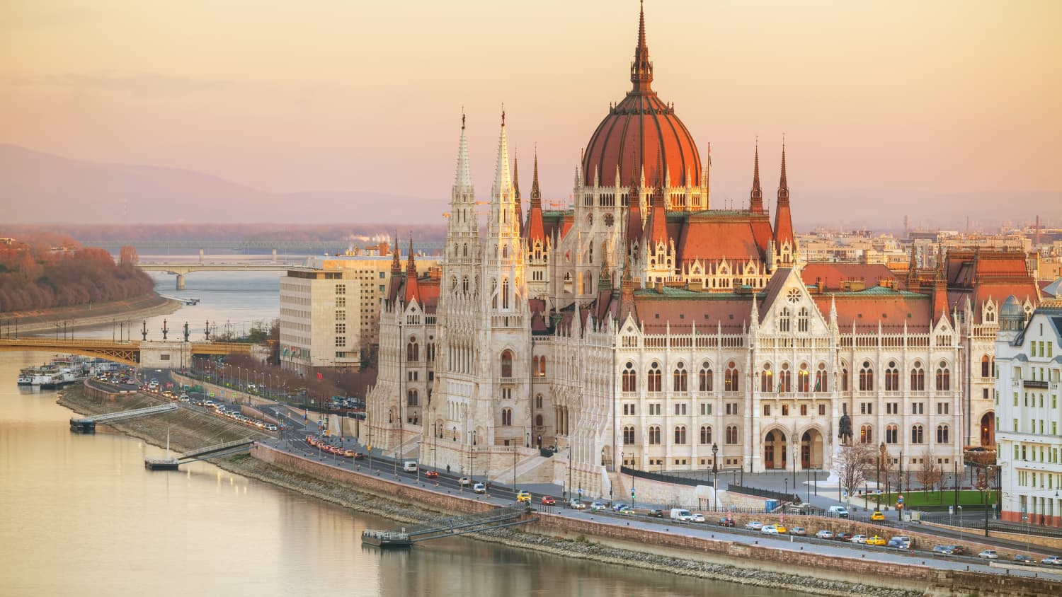 Blick auf das Parlament in Budapest