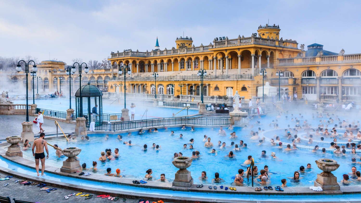 Badegäste im Szechenyi Bad