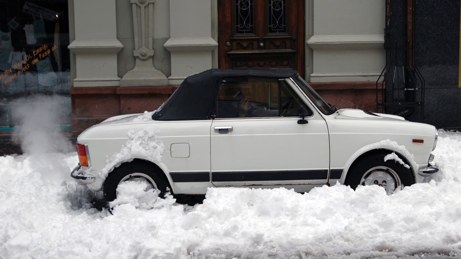Cabrio im Winter ohne Garage: Tipps für den Schutz und die Pflege - TIQQLER