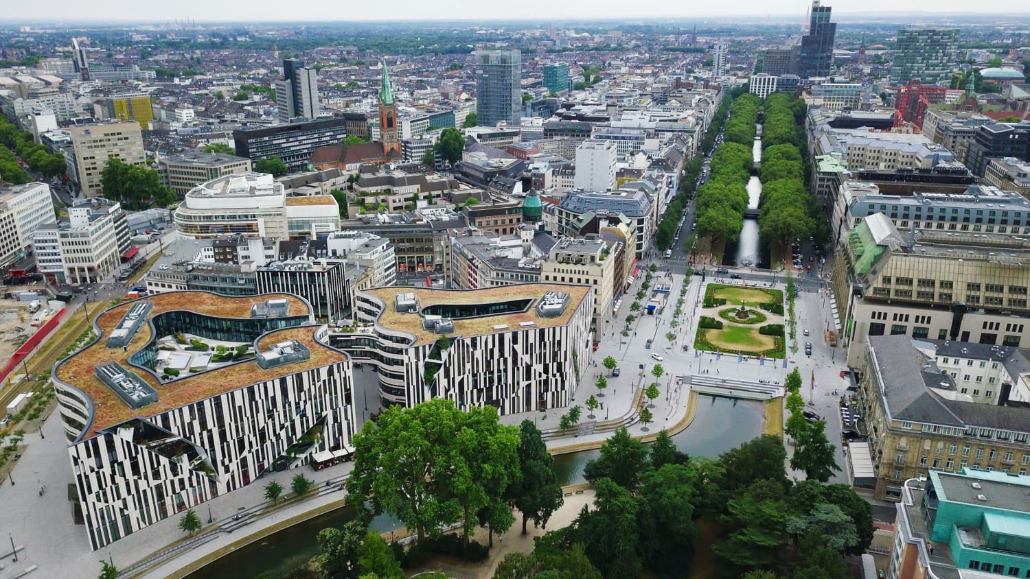 Luftaufnahme von Düsseldorf mit dem Hofgarten