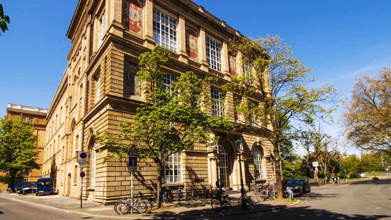Das Gebäude der Kunstakademie in Düsseldorf