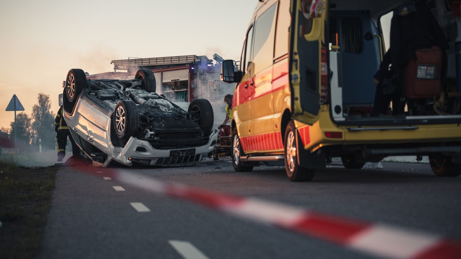 Krankenwagen bei einem Autounfall