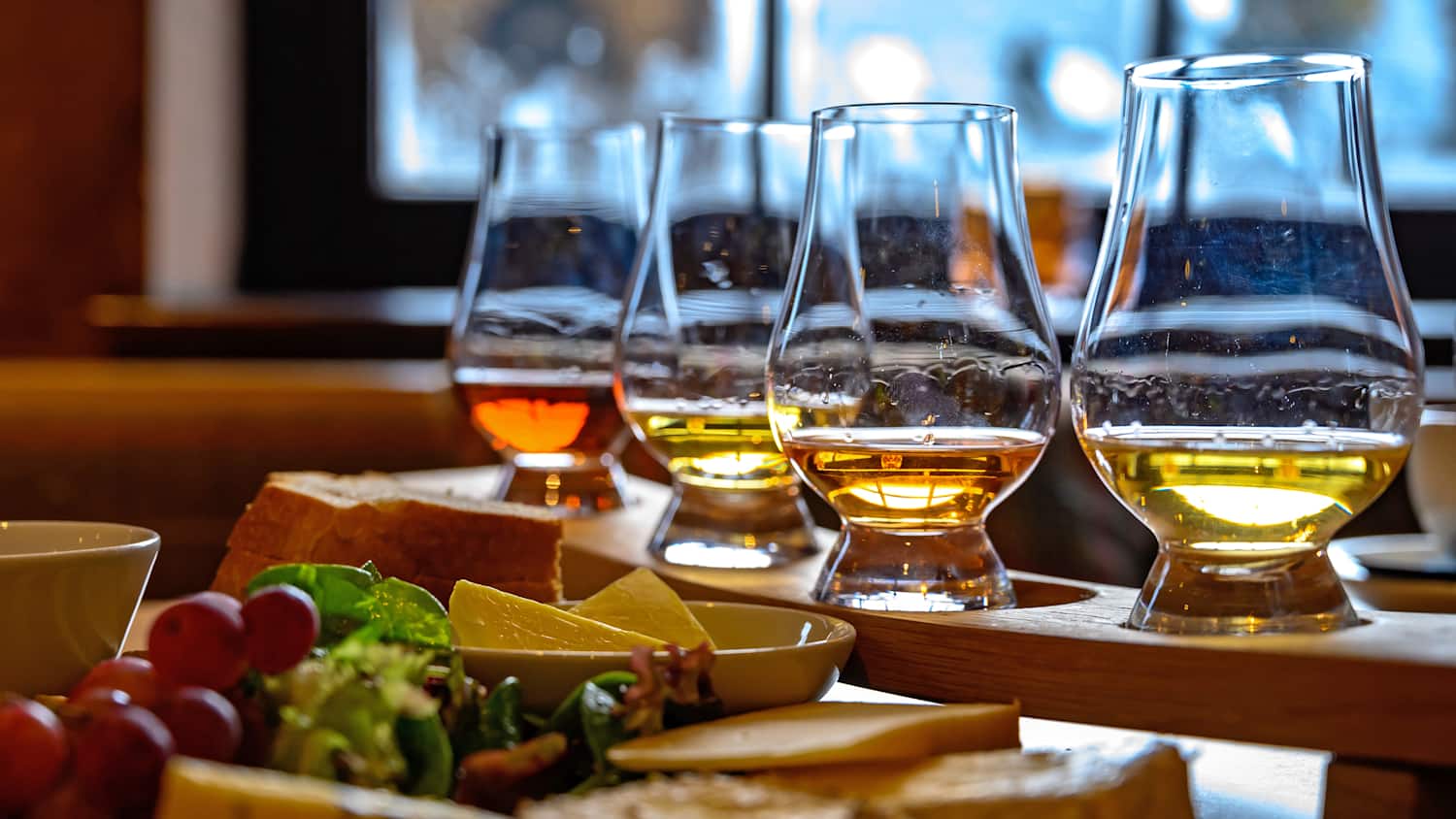 Verschiedene Whisky Sorten beim Whisky Tasting in Edinburgh