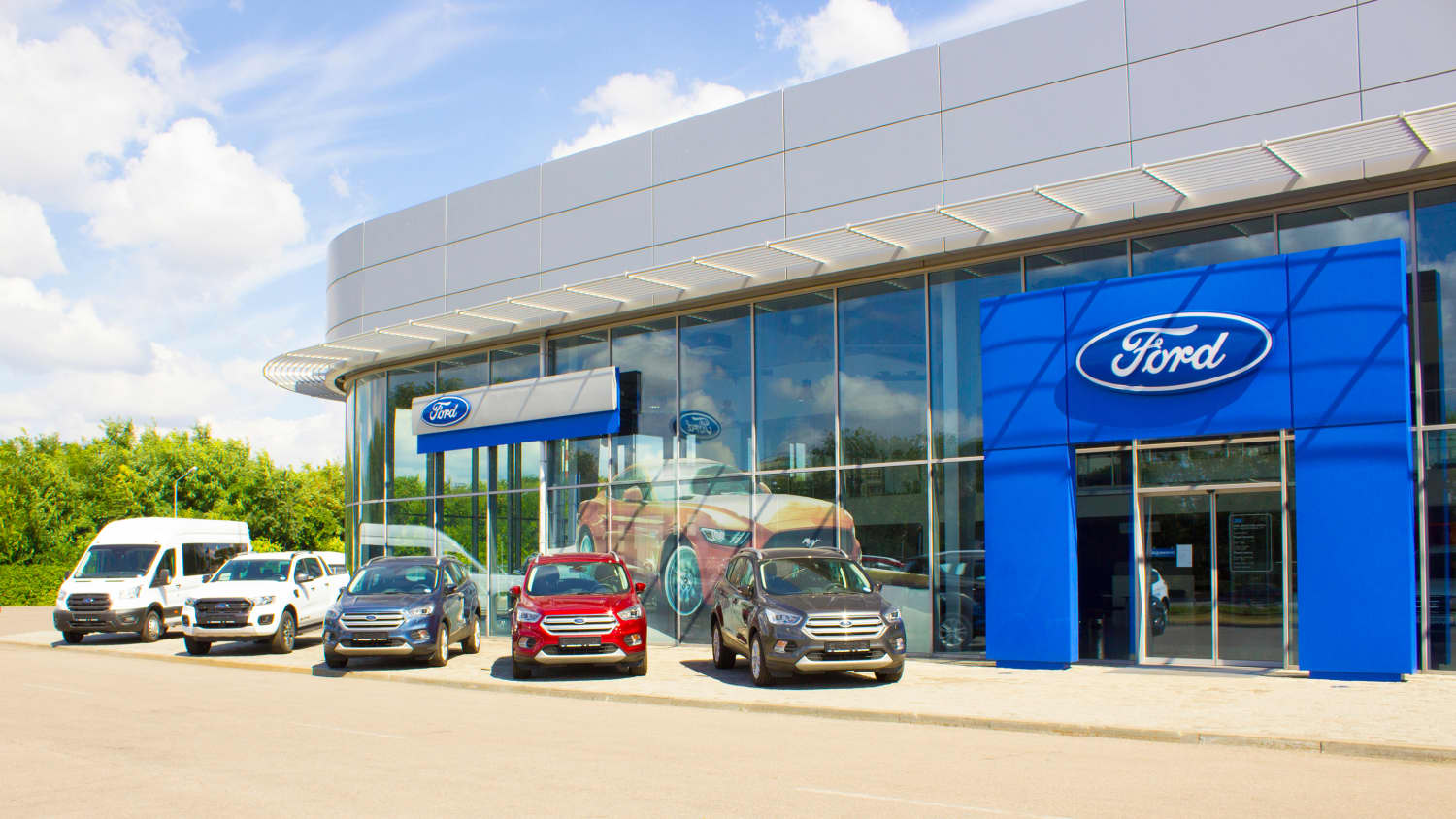Ein Ford Autohaus in der Ukraine