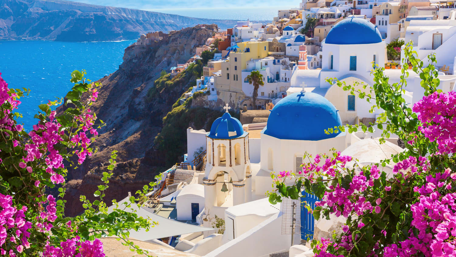 das Dorf Oia auf Santorini