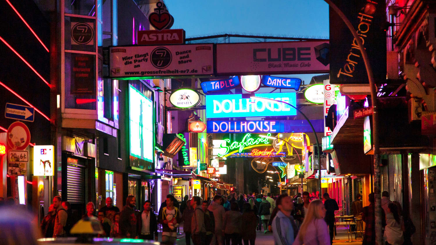 Die Hamburger Reeperbahn bei Nacht