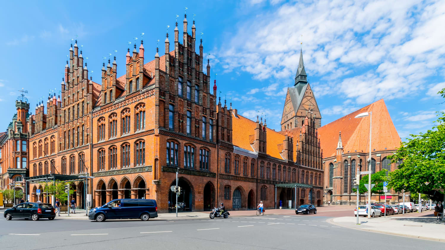 Blick auf das alte Rathaus, daneben die Marktkirche in Hannover