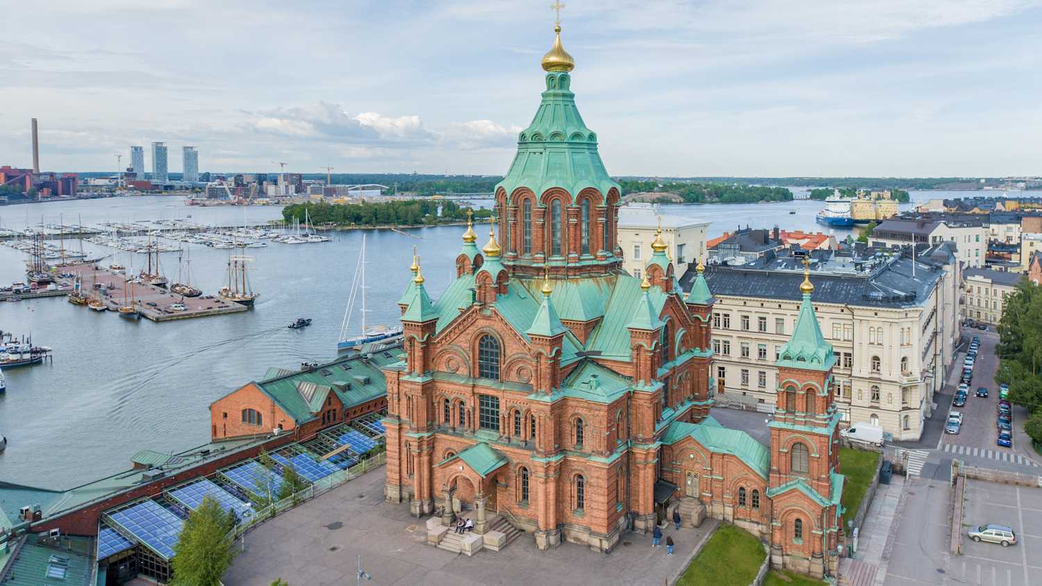 Außenansicht der Orthodoxen Uspenski Kathedrale in Helsinki