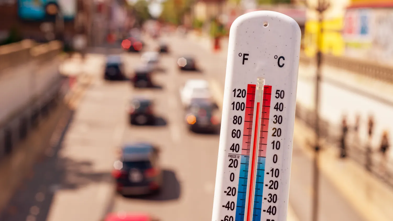 ADAC informiert: Das hilft gegen Sommerhitze im Auto! - Essen-Werden