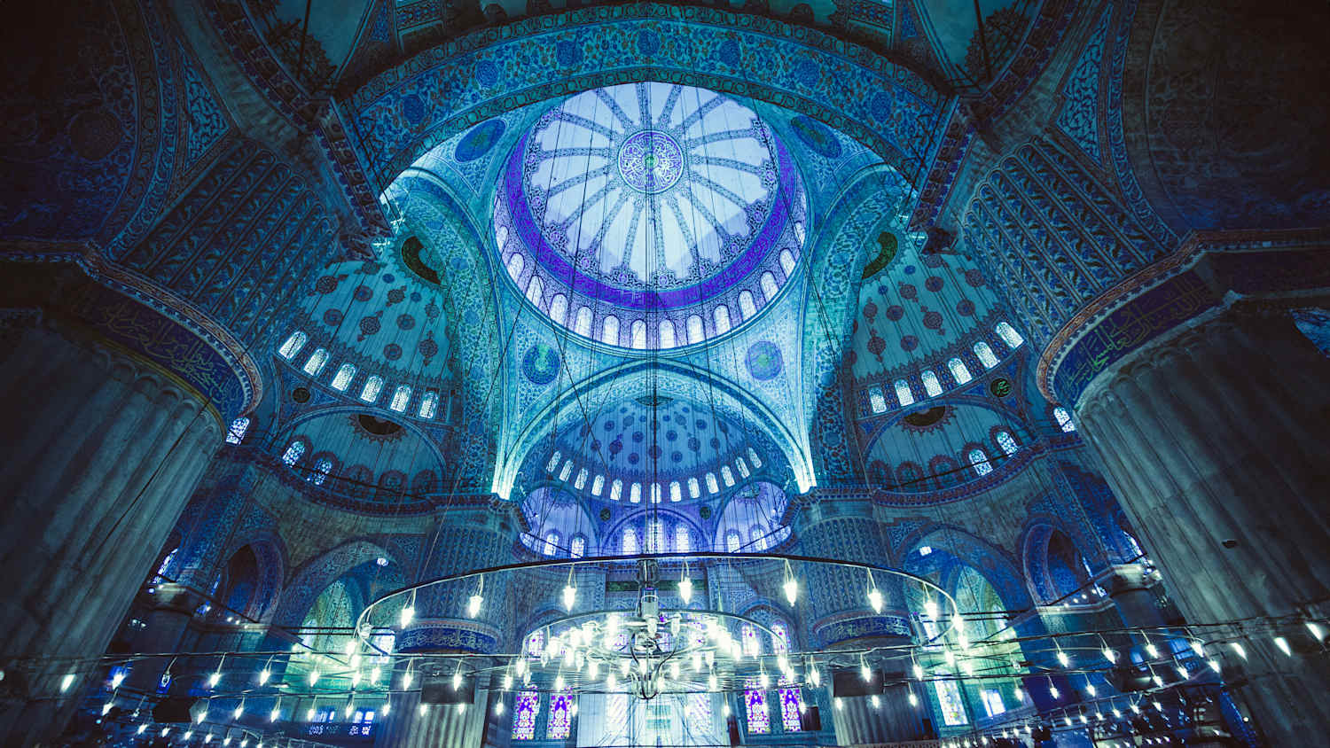 Innenansicht der blauen Moschee in Istanbul