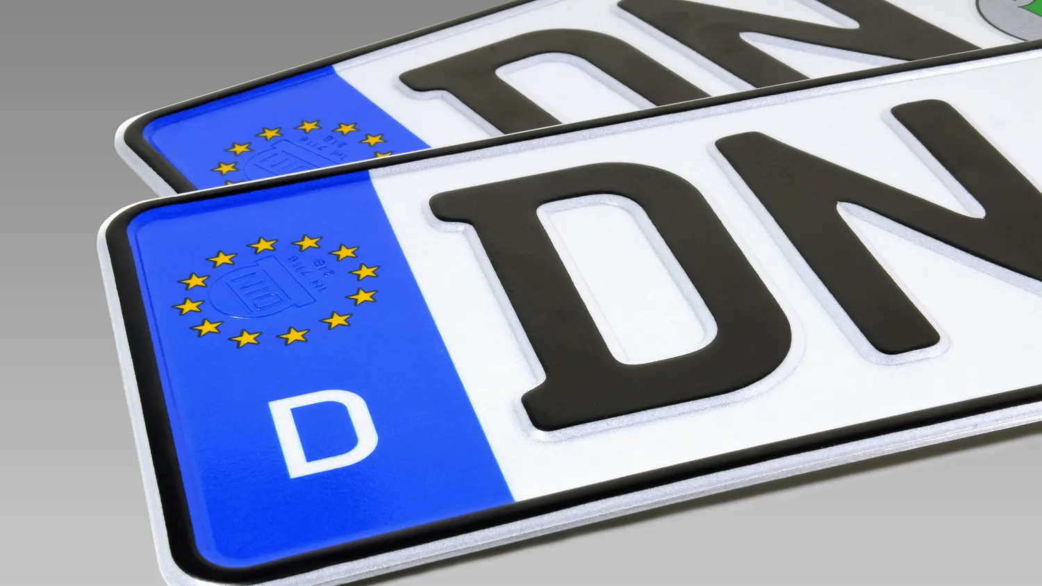 Motorrad Kennzeichen EURO kürzester Standard zweizeilig