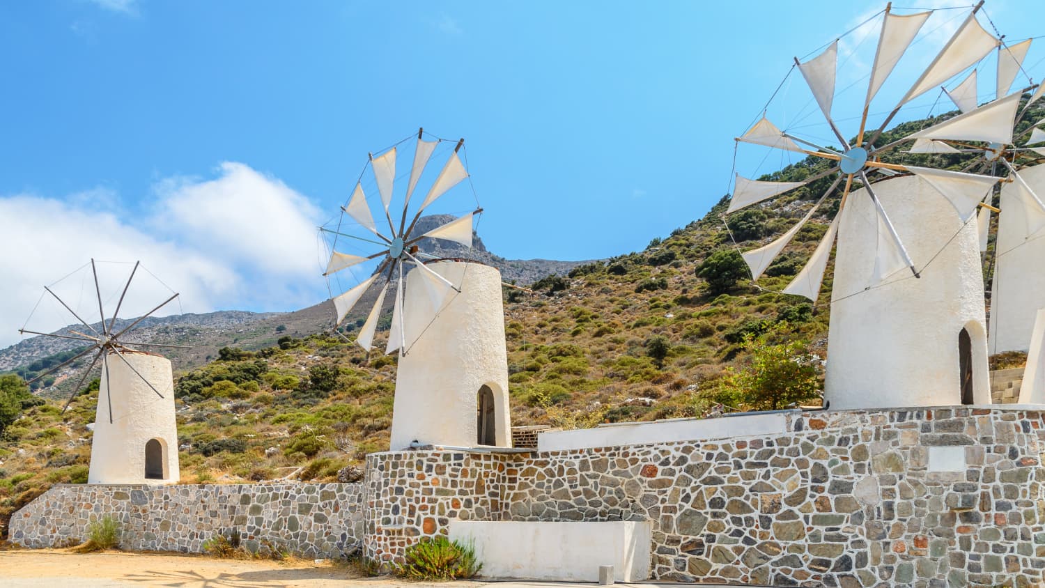 Windmühlen im Örtchen Lassithi auf Kreta