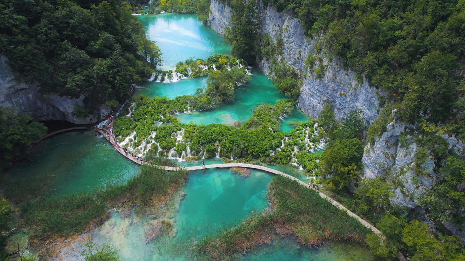Luftaufnahme des Nationalparks Plitvicer Seen in Kroatien