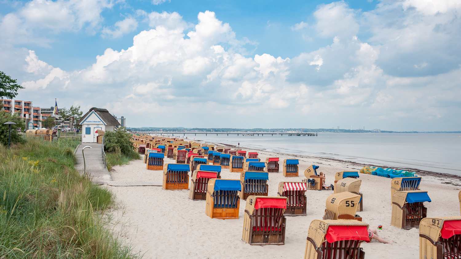 Strandkörbe am Strand von Travemünde