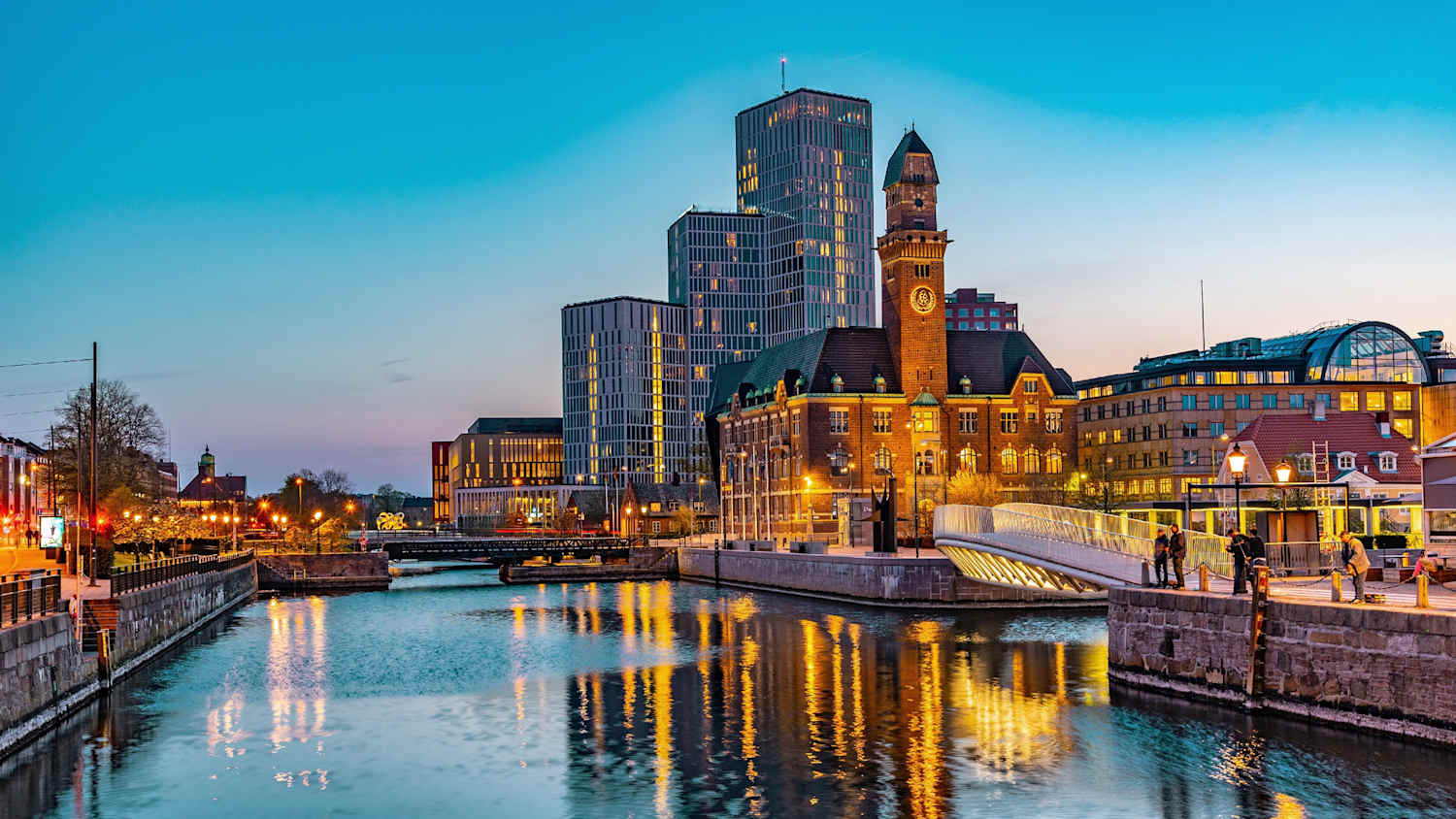 Stadtansicht von Malmö in der Abenddämmerung