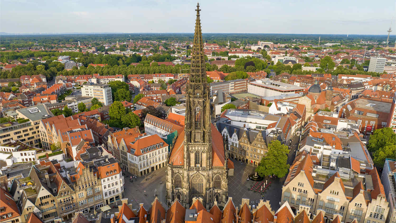 Luftaufnahme der St. Lamberti Kirche in Münster