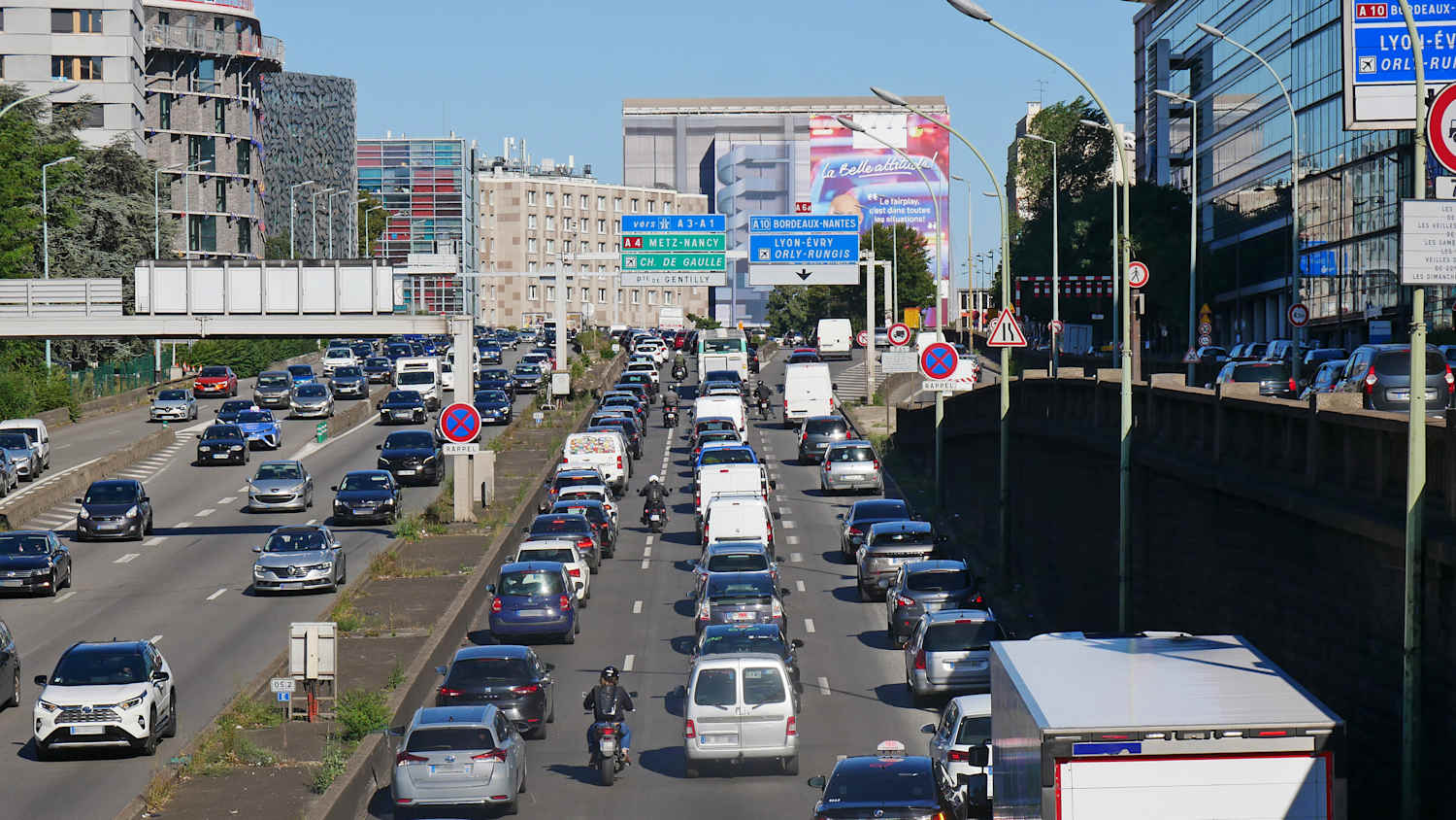 Stau auf der Pariser Umgehungsstraße