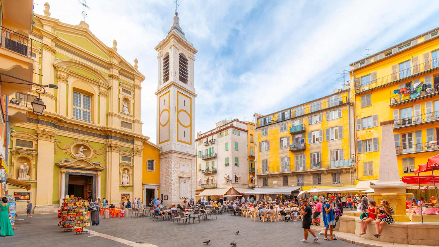 Der Rossetti-Platz mit Kathedrale Sainte-Réparate in Nizza
