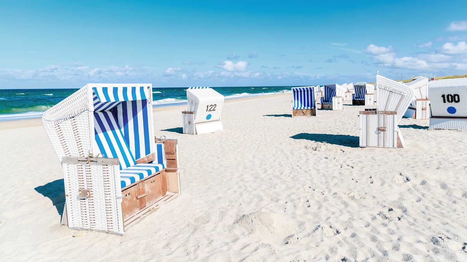 Strandkörbe am Strand von Sylt