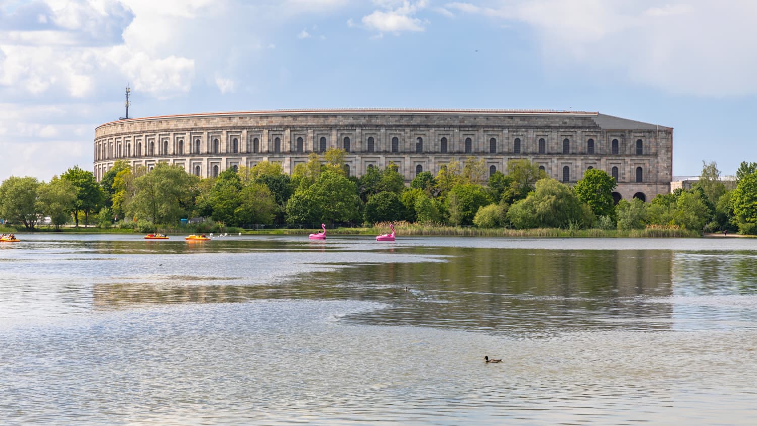 Blick auf das Dokumentationszentrum auf dem Reichsparteitagsgelände