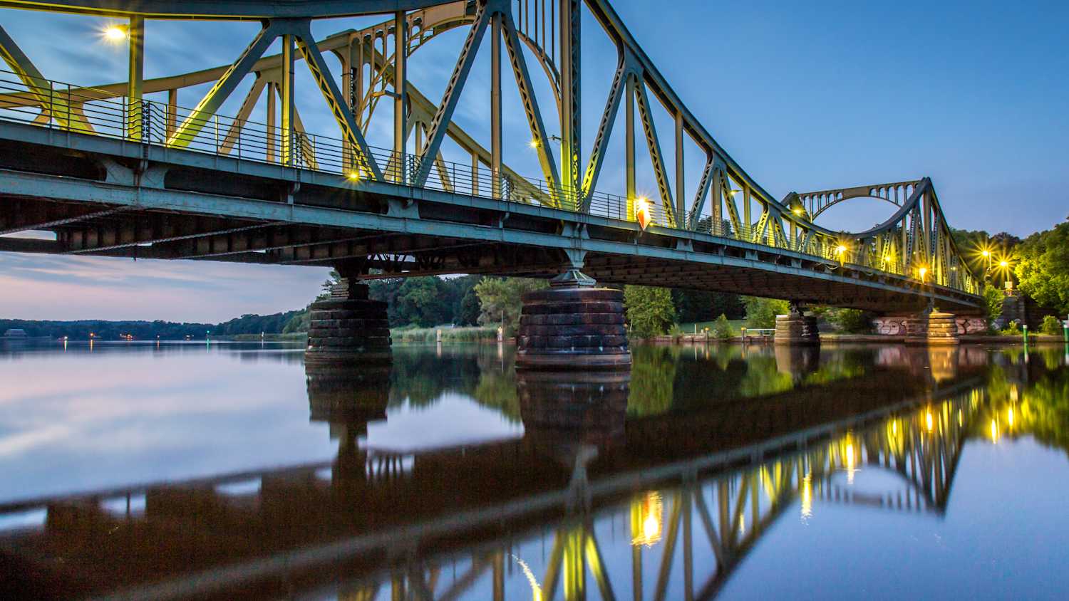 Die Glienicker Brücke verbindet Potsdam mit Berlin