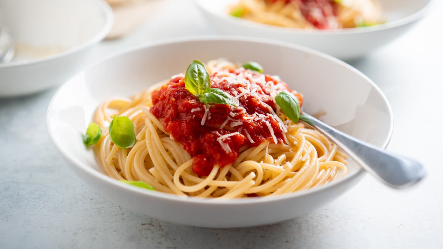 Ein Teller Spagetti  mit Tomatensosse