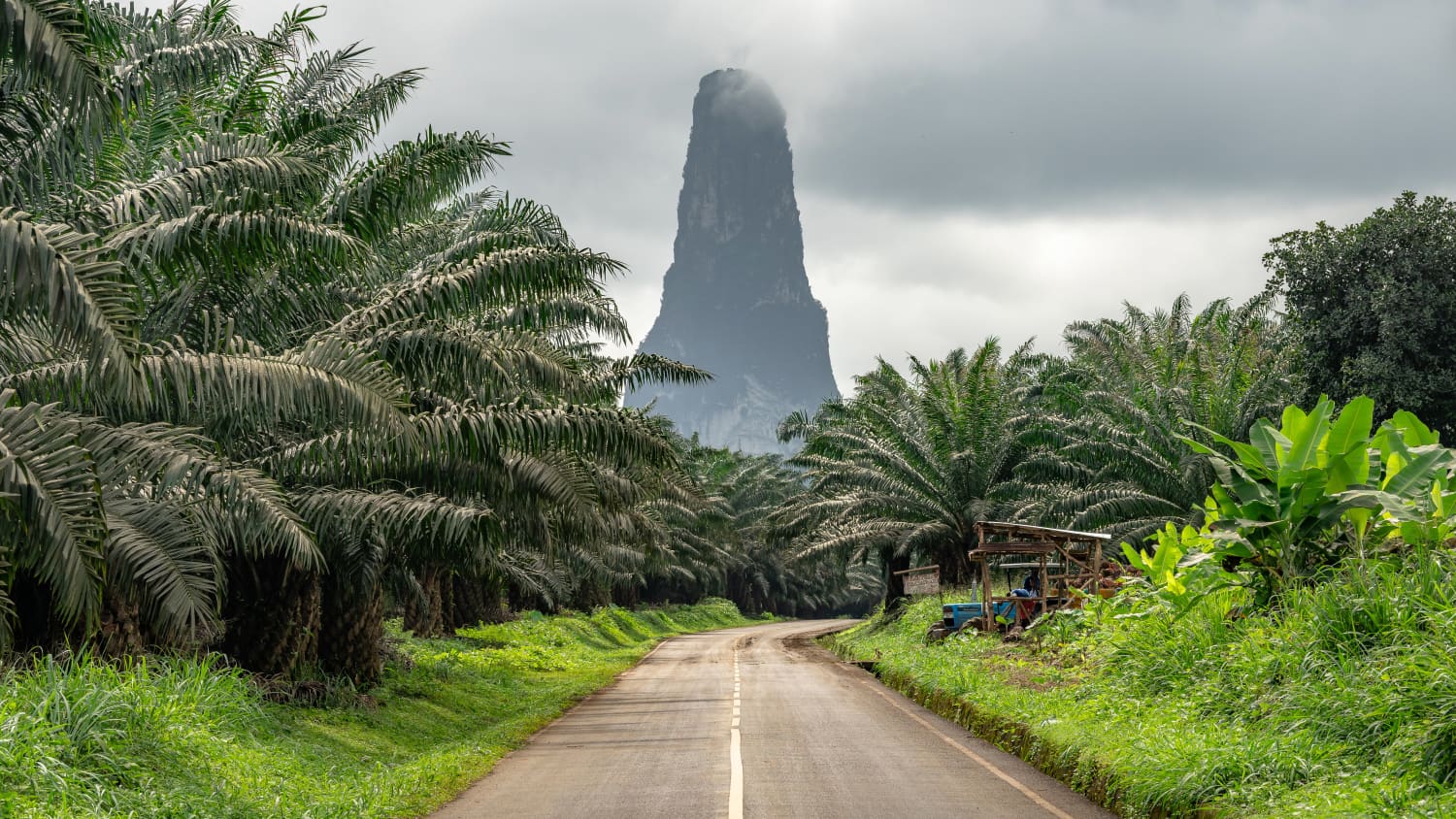 Der Berg "Pico Cão Grande" in Sao Tome und Principe. Schöne Paradiesinsel im Golf von Guinea. Ehemalige Kolonie Portugal.